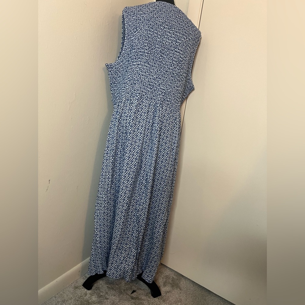 Croft & Barrow Smocked Dress – 3X
FREE BONUS: Jones New York Skort (XXXL) - Picture 5 of 9